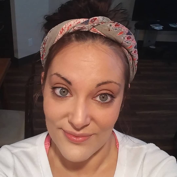 Meet your Posher, Brandy - Picture 1 of 1